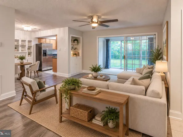 12103 Green Ledge Ct APT 101, Fairfax, VA 22033