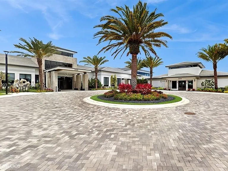 8350 Royal County Down Rd — Photo 37