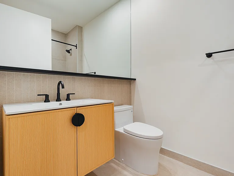33 Franklin St #301 — Photo 6