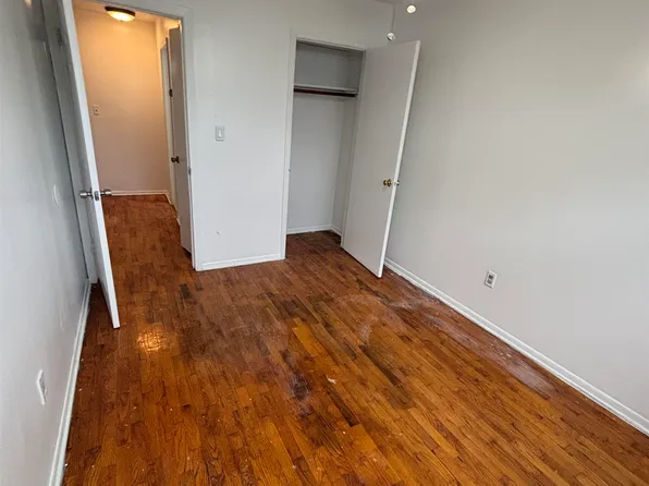 19 Skillman Avenue image 16 of 17