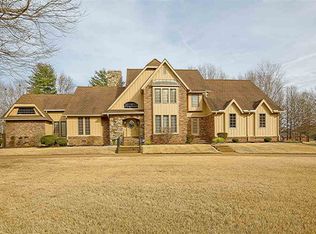 100 Heatherwood Dr, Jackson, TN 38305