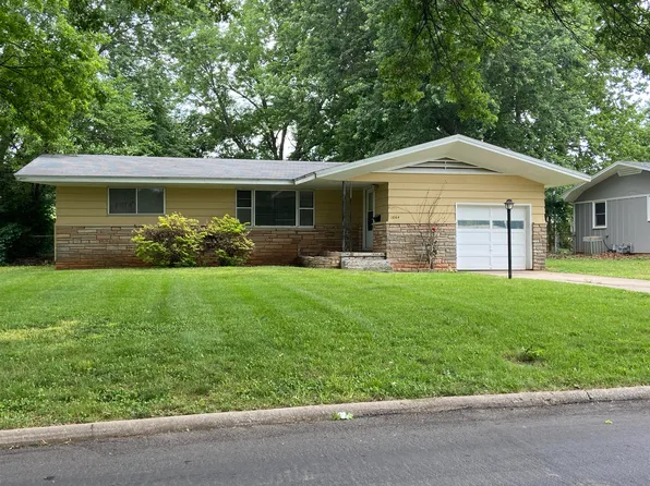 1864 E Edgewood Street, Springfield, MO 65804
