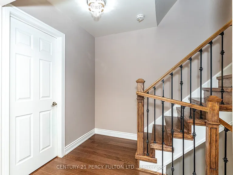 350 Camelot Ct #38 — Photo 18