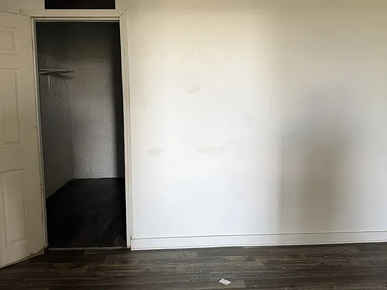 212-218 E 2nd St #14 — Photo 4