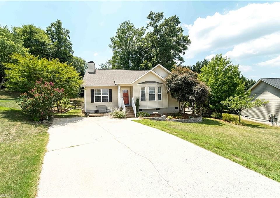 1st image of 240 Cloverfield Ct