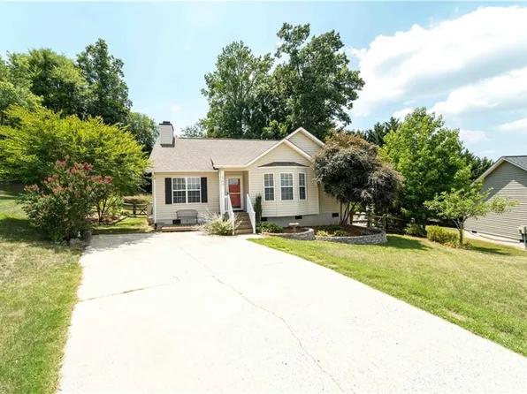 240 Cloverfield Ct, Winston Salem, NC 27127
