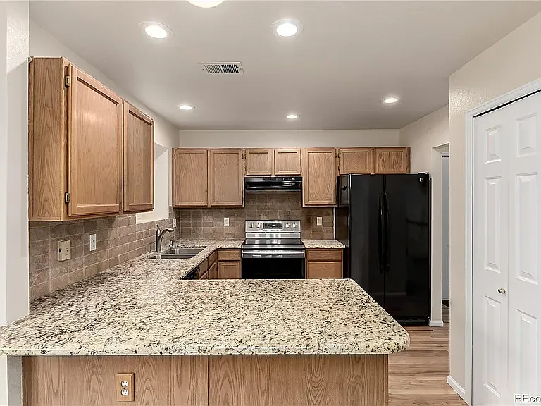 2 bed, 1621 sqft, $2,300 — Photo 2