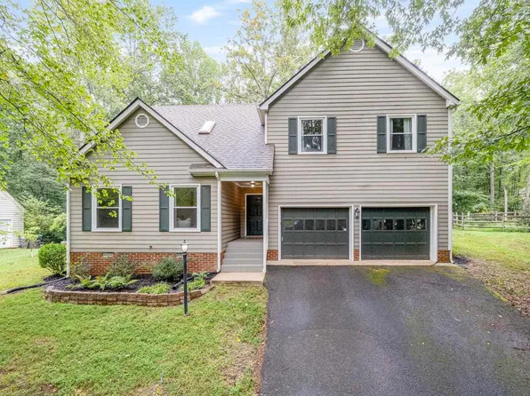 1864 Amberfield Dr, Charlottesville, VA 22911