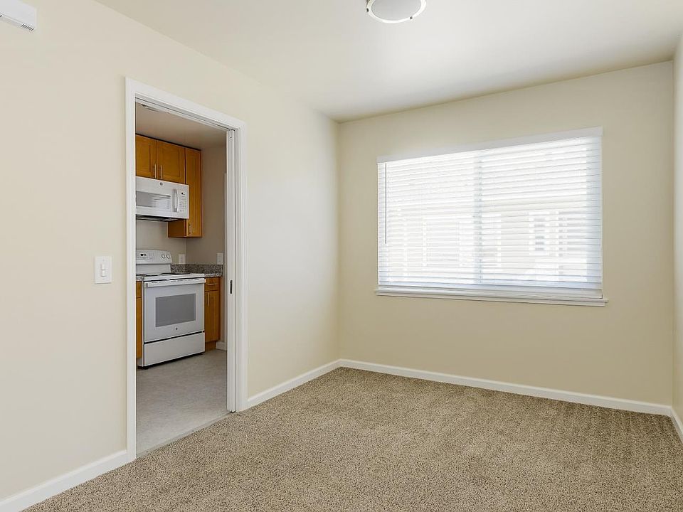 1st image of 954 Fremont St #3