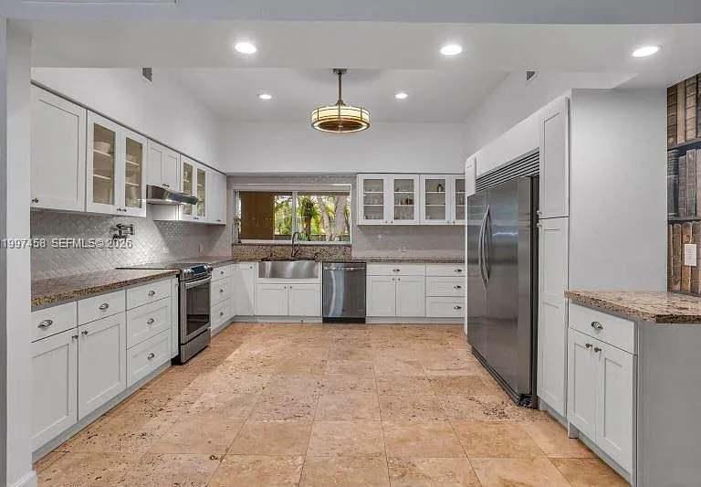 7405 SW 79th Ct — Photo 5
