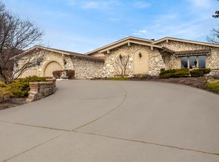 2259 Post Rd, Northbrook, IL 60062