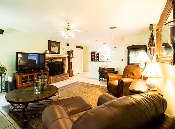 4th image of 1045 Triple Crown Dr