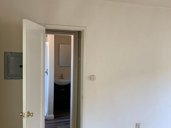 5th image of 1483 E Chevy Chase Dr APT F