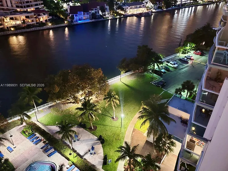 19390 Collins Ave #1405 — Photo 37