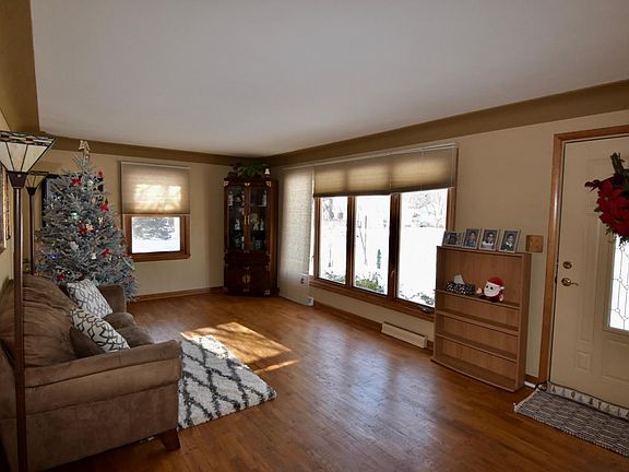 3245 Elm st - living room