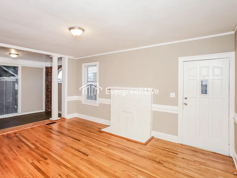 1305 Lorick Ave — Photo 3