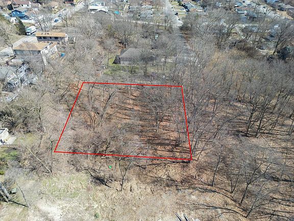 2nd image of 7824 Maple St