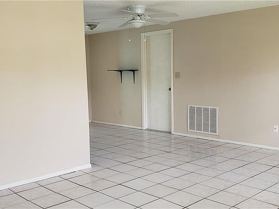 4th image of 3248 Garfield Dr