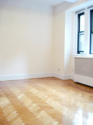 Rented by LIVING QUARTERS NY INC | media 23