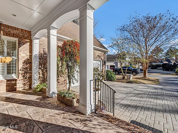 3rd image of 8948 Woodcreek Circle