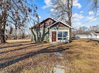 303 W Myrtle St, Aurora, MO 65605