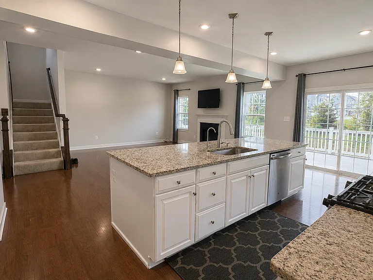 418 Tree Of Heaven Way — Photo 3