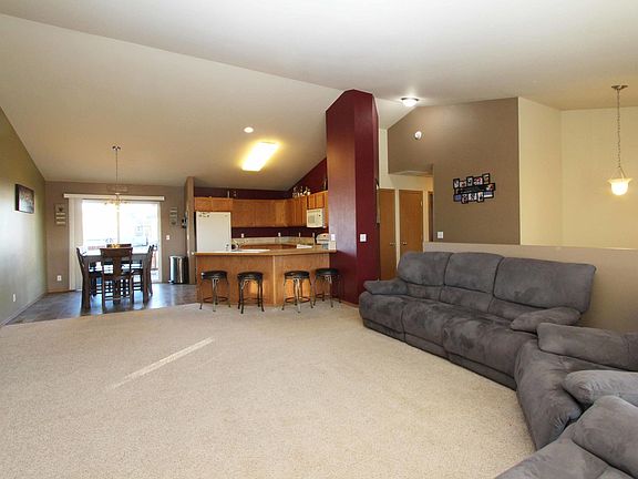 5th image of 3130 E Thrush Dr
