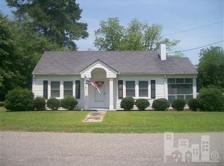 311 E Pleasant St, Roseboro, NC 28382