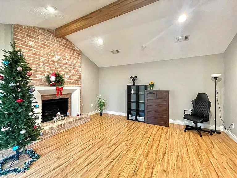3023 Sam Houston Dr — Photo 5