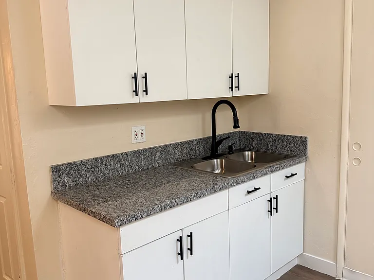1532 E Edison St #2 — Photo 7