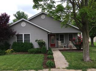 312 N 18th St, Herrin, IL 62948