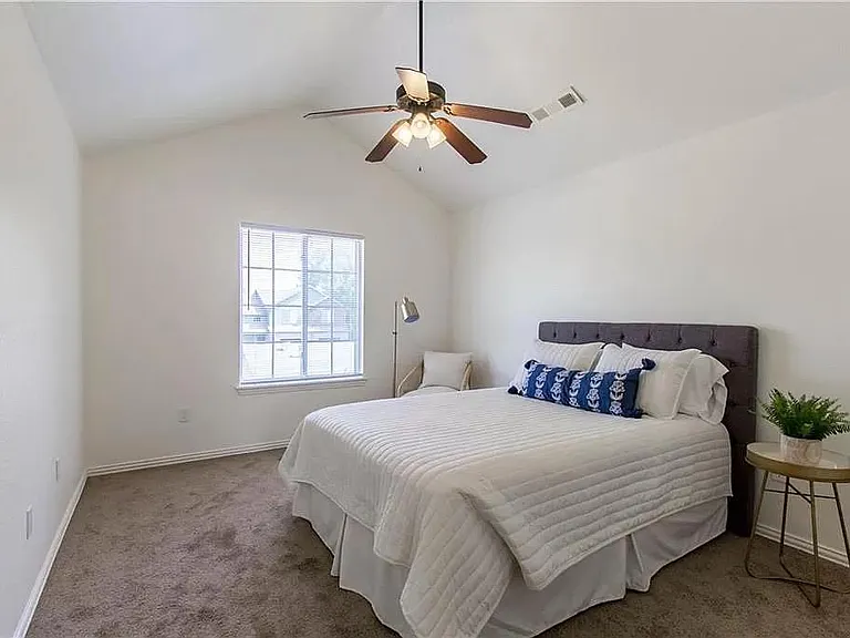 774 W Breeze Cv — Photo 8