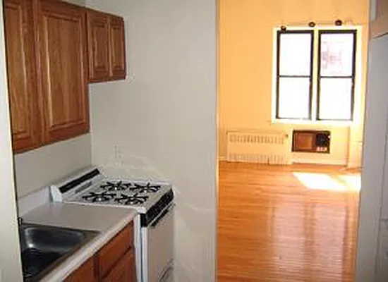 Rented by Keller Williams NYC | media 23