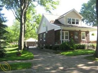 6891 Braun St, Center Line, MI 48015