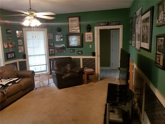 3rd image of 343 Bluebonnet Cir