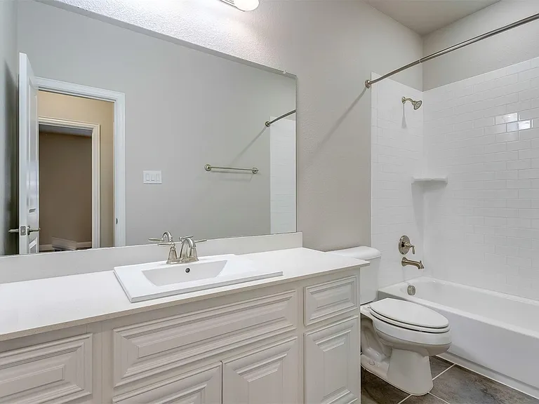 3323 Royal Ridge Dr — Photo 30