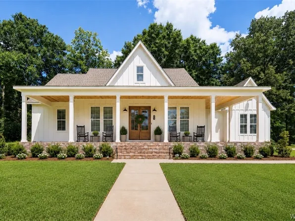 108 Cherokee Dr, Livingston, AL 35470