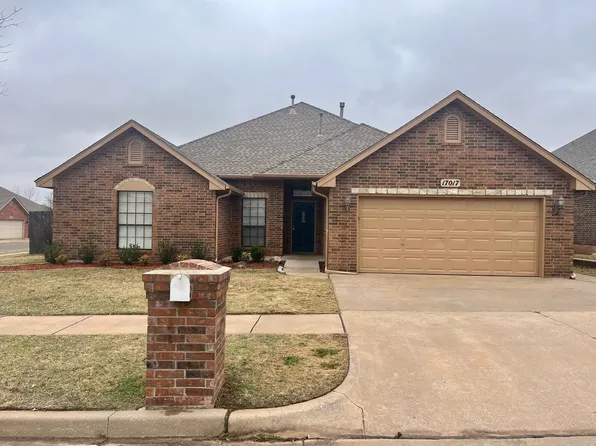 17017 Ridgewood Dr, Edmond, OK 73012
