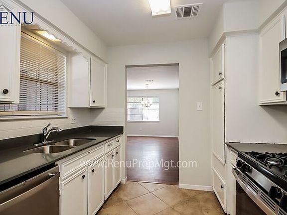 3rd image of 2746 Tinechester Dr