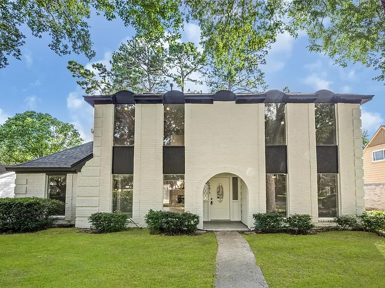 14015 Cleobrook Dr — Photo 2