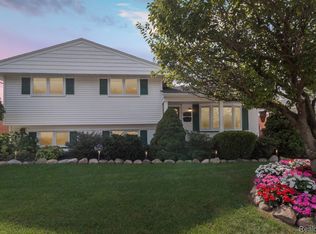 14109 Stratford St, Riverview, MI 48193