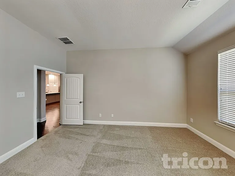 209 Buckskin Dr — Photo 7