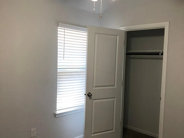 2225 Denmark Ln — Photo 4