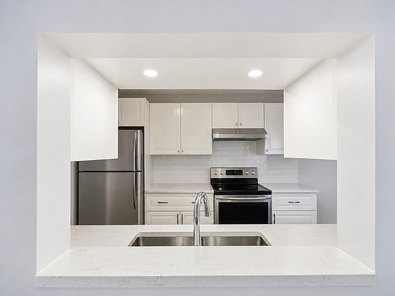 4th image of 20200 54a Ave #106