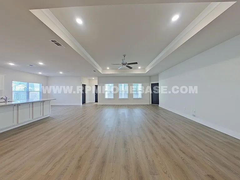 2429 Dakota Way — Photo 2