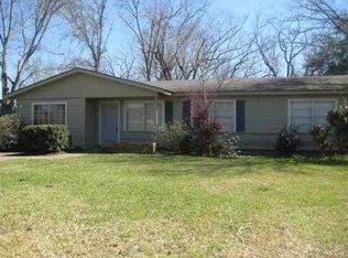 1365 Wooten Rd, Beaumont, TX 77707