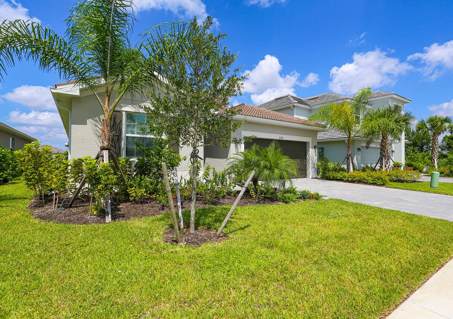 ** 4/3 Heated Pool And Spa Furnished Home Modern In Highly Desired North Naples Available Startin... — Photo 4