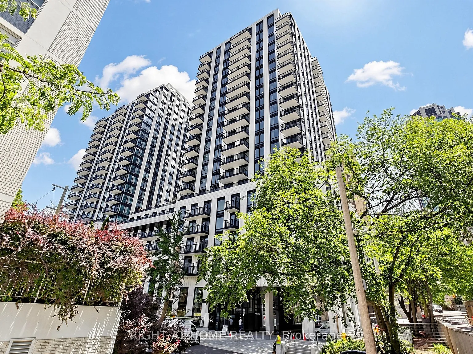 3 bed, $3,980 — Photo 1