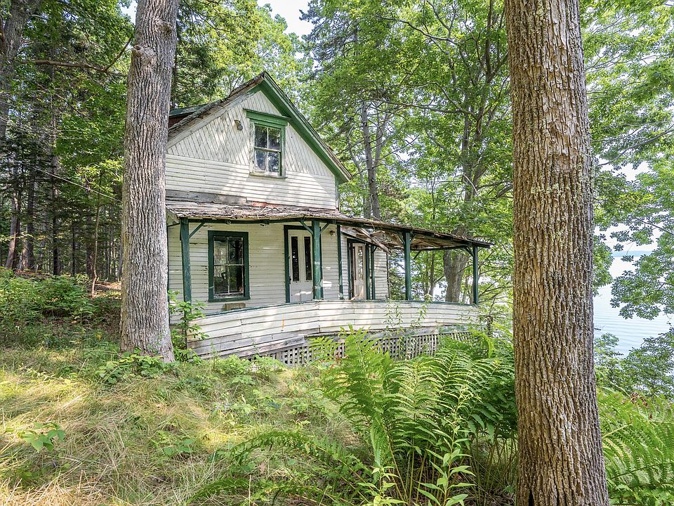 2nd image of 298 Shore Road