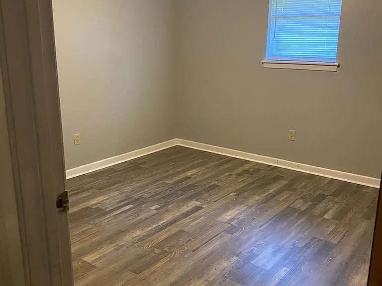 1402 S Georgia St — Photo 9